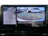 サイドブラインドモニター!!狭い道でのすれ違いで助手席側前方などの死角を減らし、壁などへの接触防止をサポートします。