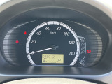 視認性の良いシンプルなメーターです。運転しやすく、取り回しの良いコンパクトカーはいかがですか?