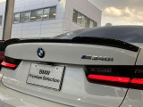 スポーティーなデザインにも注目の社外トランクスポイラー!