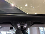車両は屋内展示しておりますので天候に関係なくごゆっくりコンディションご確認頂けます。車両を倉庫へ保管している場合が御座いますのでご来店前に在庫確認頂けると幸いです。TEL072-784-8800