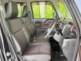 運転席シート廻りは使用感も少なく、良好な状態となっています。丁寧に使われていたことがよくわかりますね。
