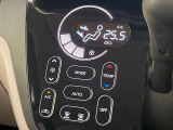 【オートエアコン】一度お好みの温度に設定すれば、車内の温度を検知し風量や温度を自動で調整。暑い&hellip;寒い&hellip;と何度もスイッチ操作をする必要はありません。快適な車内空間には必須の機能ですね♪