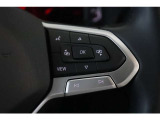 クルーズコントロールにレーダーセンサーを組み合わせたシステムとなります。長距離走行時などでの疲労を低減させます!