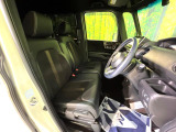 運転席シート廻りは使用感も少なく、良好な状態となっています。丁寧に使われていたことがよくわかりますね。
