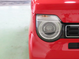 LEDヘッドライトは、点灯の瞬間から光量を発揮し、突然暗くなるトンネルなどでの安定感を高めます。