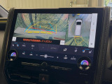 【パノラミックビューモニター】専用のカメラにより、上から見下ろしたような視点で360度クルマの周囲を確認することができます☆縦列駐車や幅寄せ時に活躍してくれます♪