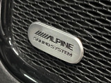 ●ALPINEサラウンドシステム:モデル毎に最適な調整が施された、人気のサウンドシステムです。通常のスピーカーと比較しても音の広がりが感じられます。是非ご来店の上ご体感ください。