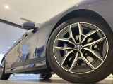 サービスにはドイツ本国と同様に教育と訓練を受け、BMWを知り尽くした「マイスター」が数多く在籍しております。360度による納車前点検整備で、お客様に安心と安全をお届けいたします。