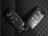 ◆スマートキー◆カギをバッグやポケットに入れたままでもドアロックの開閉ができる『スマートキー』付き!雨天や暗くなってもカギを取り出す必要がなくドアの開錠&エンジンも始動できます