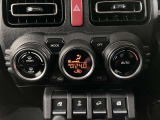 エアコンはオートエアコン付きになります。お好みの温度設定にすれば車内の温度を検知し自動で調整してくれます。暑い日は寒い日は特にオススメです♪
