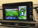 ガイドライン付きバックモニターで車庫入れも安心。知らない道でも安心して楽しくお出かけができます