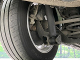 お車を安心してお乗りいただく為には、足回りの定期点検が欠かせません。サービスサポート(有償保証)では無料点検もご提供しており、安心のカーライフをお過ごしいただけるサポート体制が整っています。