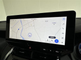 純正ナビを装備。タッチパネル式で使いやすく、お出かけもラクラクです。