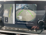 アラウンドビューモニターは、自車の前方・側面映像をモニタ-に映して離合時・駐車時などにとても便利です。