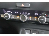 オートエアコンのお車ですので室内の温度をスムーズに調整してくれます♪