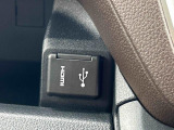 USB、HDMI入力端子付きです。
