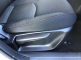 運転席シートリフター!ご自分の好きなシートポジションが取れるので運転が楽しくなりますし疲れにくいです。