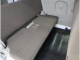 簡易的な後席シートもございます!短距離移動なら申し分ないクッションです!