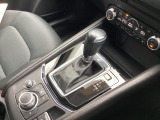 アクセルペダルを踏み込む量や速さに応じて変速パターンをし、人馬一体の運転感覚を発揮してくれる6速オートマ!