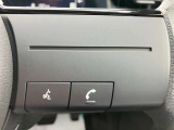 ハンズフリーで電話出来ます。ハンドルから手を放さずに通話出来、安全です。