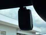 前方・後方の映像を高画質で記録し、事故やあおり運転など万が一の際の状況確認に役立ちます。車両との高い適合性と純正ならではの安心品質で、毎日のドライブをしっかりサポートします!