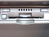 ■【ETC車載器】が装備されています。セットアップをしてお渡しとなり、ETCカードを差し込むだけで高速道路の利用が可能です。