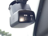 ドライブレコーダー装備です!もしもの時やあおり運転など、映像記録は証拠になるのであると安心ですね!