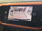バックモニターも装備しております。車庫入れの苦手なお客様、もうご心配いりません。バックモニターがあれば、ぶつける心配一切無し?!重宝してくれると思います、