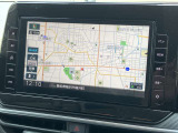 日産純正メモリーナビ付きで、遠くのお出かけの心強い味方です♪Bluetooth,CD,DVD装備で色々な音楽ソースが楽しめ直感的に操作できるタッチパネル♪