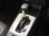 点検整備の待ち時間はカフェのようなおしゃれな空間でお待ちいただけます。フリードリンク制となっておりますので、お好きなものをお召し上がりください。