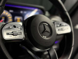ハンドルの左側は、音量設定やお気に入り機能の呼び出し、ナビ画面の操作など運転中に視線移動を少なくし、安全に運転ができる作りになっています。