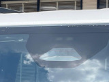 【トヨタセーフティセンス】走行中に前方の車両等を認識し、衝突しそうな時は警報とブレーキで衝突回避と被害軽減をアシスト。より安全にドライブをお楽しみいただけます。