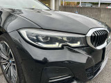 また、BMW正規認定中古車は、エマージェンシーサービスが自動付帯。24時間365日、皆様のカーライフをサポート致します。確かな安心のうえで、「駆けぬける歓び」をご堪能ください。