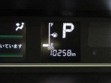 たとえばダイハツのお店にある、たくさんのスマアシ搭載車は、正常に作動する事をしっかり確認します。