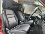 運転席も広々としており運転しやすい環境を実現しています☆