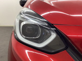 ★LEDヘッドライト★シャープな印象を与えるLEDヘッドライトを装備☆夜間走行時の視認性を高めるだけでなく、フロントフェイスに上質な存在感を演出します♪