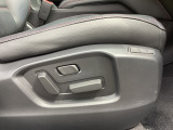 シートメモリー機能を備える10WAYパワーシートを装備!体格や好みに応じたポジションをスムーズに調整できます。