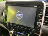 【大画面ナビ】人気の大型8インチナビを装備。存在感のある大画面はインパクト大!ナビ利用時のマップ表示は見やすく、テレビやDVDは臨場感がアップ!いつものドライブがグッと楽しくなります♪
