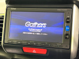 【メーカー純正ナビ】インテリアに溶け込むスタイリッシュな「専用設計」メーカーナビを装備♪視認性や操作性など基本性能にも優れ、より上質なカーライフをお楽しみいただけます。