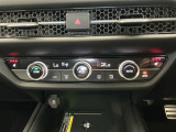 Wエアコン付きです!運転席・助手席それぞれ快適な車内でお過ごしいただけます。寒い時期には嬉しいシートヒーター付きです!