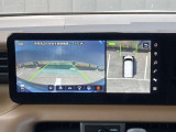 アラウンドビューモニターが進化して3D表示ができるようになりました!混雑する駐車場などでもクルマの周囲が8つの視点から見えるので、安心して発進できます。