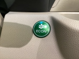 燃費に役立つECONボタンもここです。