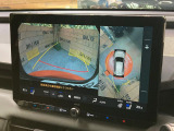 【パノラミックビューモニター】専用のカメラにより、上から見下ろしたような視点で360度クルマの周囲を確認することができます☆死角部分も確認しやすく、狭い場所での切り返しや駐車もスムーズに行えます。