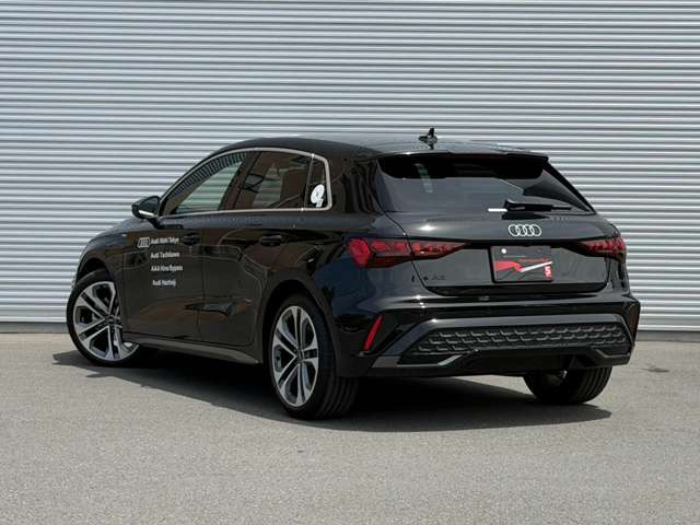 アウディ A3スポーツバック 30 TFSI Sライン の中古車詳細 (10,000km