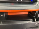3.「認定中古車カルテ」は、走行距離や修復歴に加えてキズ・凹みの有無・状態や消耗品の交換、過去の整備状況がわかります。