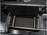 このエンジンルームをご覧下さい!埼玉トヨペットのお車は全て「ピカット一平」で、お車を隅々までピッカピカにしております。見えないところも手を抜きません!!