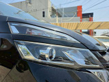 【LEDヘッドランプ】ハロゲンヘッドランプの約2倍の光量でより明るく遠くを照らし、夜間走行時の視認性を高めます。さらに長寿命や、省電力も魅力ですね♪