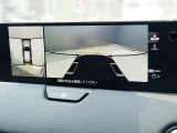 360&deg;ビューモニターを搭載しています。パーキングセンサーと合せてお使いいただくことで、安全、安心にお車の取り回しを行っていただけます。