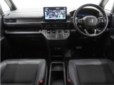 ◆インテリアパネル◆視界広々で非常に運転しやすくロングドライブでも疲れを感じさせないすっきりとまとまったインパネ周りです。