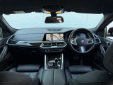 BMW Premium Selection 江戸川は、約20台の展示スペースがあり、常時新車拠店より厳選された認定中古車が続々と入庫しております。